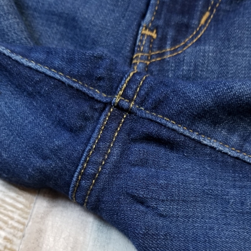 Levi's 721 High Rise Skinny Jeans - Picture 7 of 9